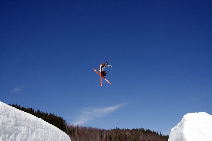 1/2500  F13  Iso1600
Ludde i sin klassiska pose, . Foto: Ronald Lahti. Åkare: Ludde Lehman.