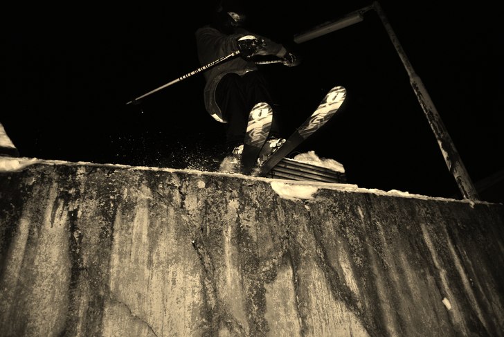 Drog ut och körde en betongmur!. Foto: Tommie Johansson. Åkare: Anders Ica Holmberg.