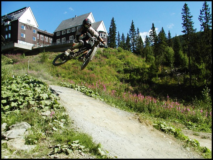 Jag lägger en table i åre. Foto: Kjell Holtenkrans. Åkare: Jag (jocke).