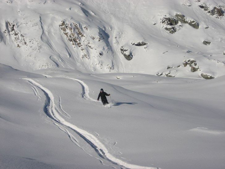Första riktiga snödumpet... Tack gode gud för b. Foto: Svante Christian. Åkare: Carl Rundqvist.