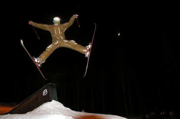 Jesper, eeh.... flyger. Foto: Tom Stål. Åkare: Jeppenator.