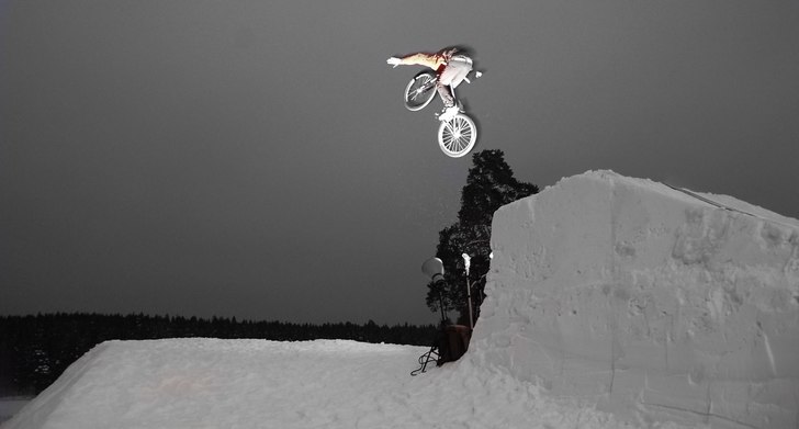 Innan skidfinalen i Uppsala slopestyle, "anta. Foto: Jonathan Wahlgren. Åkare: Martin Söderström?.