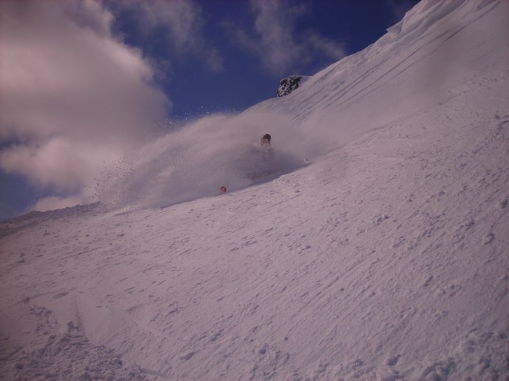 solig dag efter snöoväder! mårtens och östra v. Foto: victor berglind. Åkare: tor hanson-frank.