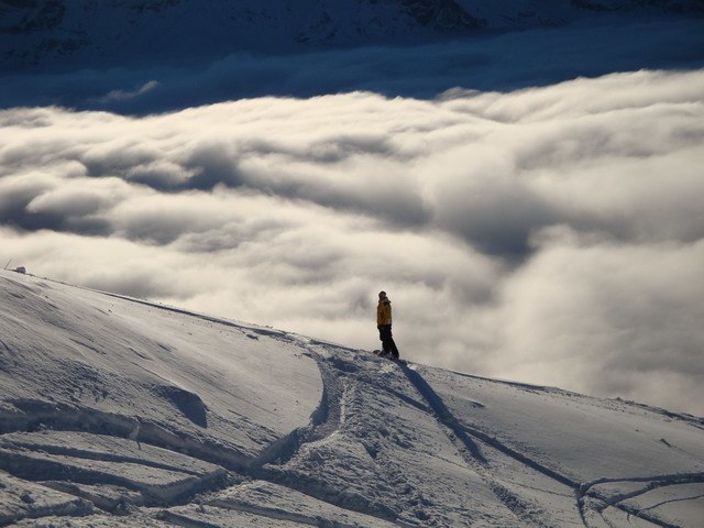 Brunni, Engelberg: dimman kliver upp till Brunnih�. Foto: Vegard Kåsa. Åkare: Paul Aleksander Kåsa.