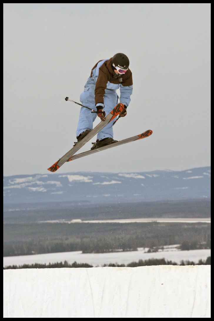 kör lastbil med bara en hand!. Foto: jakob gustafsson(swedenprophoto). Åkare: Rasmus Ericson.