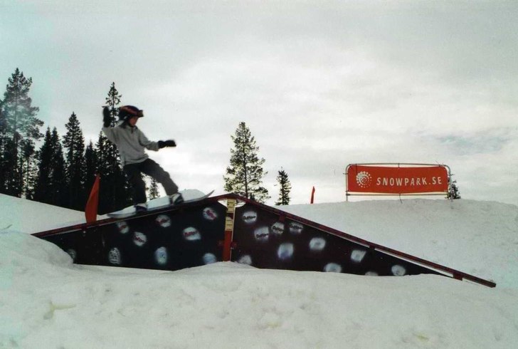 Jag kör en härlig vinter dag i kläppen och tar . Foto: Patrik Lind. Åkare: Anton Lind.