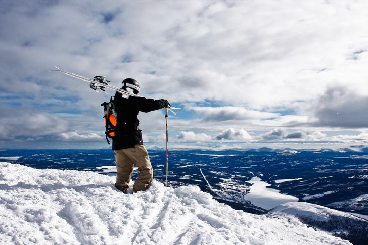 Erik Graf langar pose efter vandring. Foto: Marcus Olsson. Åkare: Erik Graf.