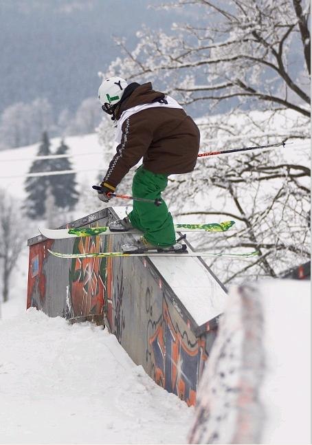 2kink under the north face polish freeskiing open.. Åkare: Henrik Harlaut.