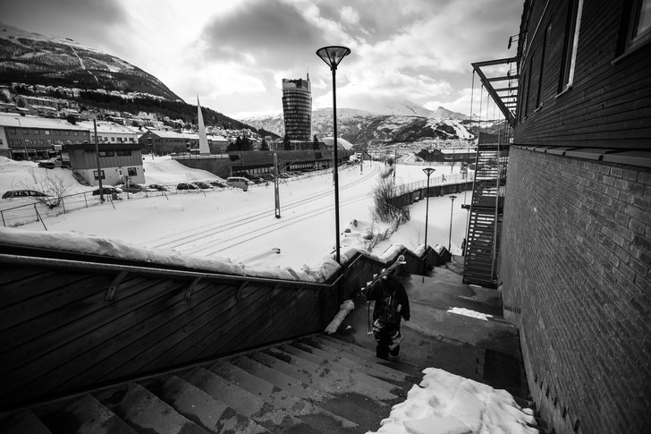 Urbanshoot i Narvik med Daniel och Adam.. Foto: Adam Palander. Åkare: Jacob.