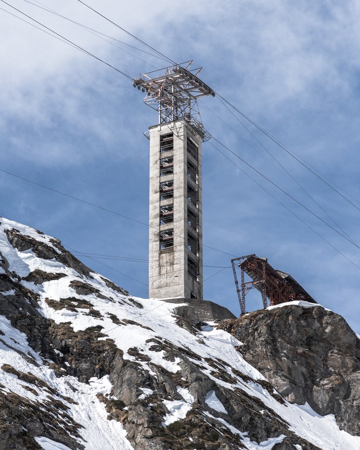 Ett av de gamla lifttornen i La Balma som ger dig . Foto: Axel Adolfsson.