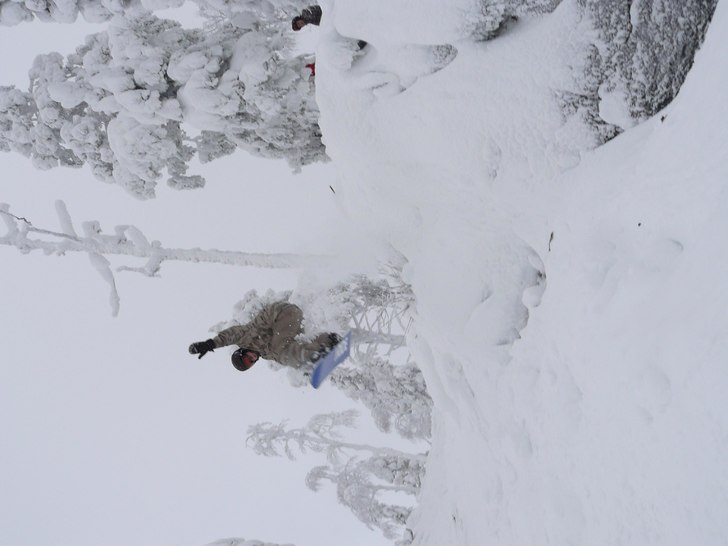 Ännu ett drop!. Foto: Simon Sundberg. Åkare: Joel Elenius.