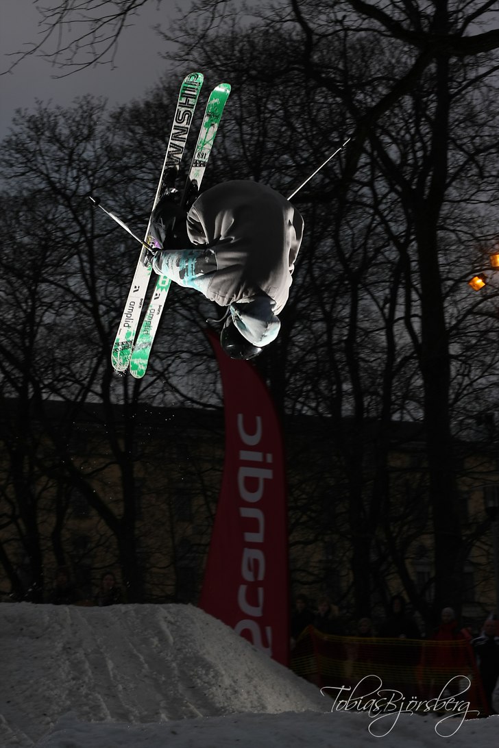 frontflip under uppsalaskiweekend

photocred, To. Foto: Tobias Björsberg. Åkare: Måns Dohns.