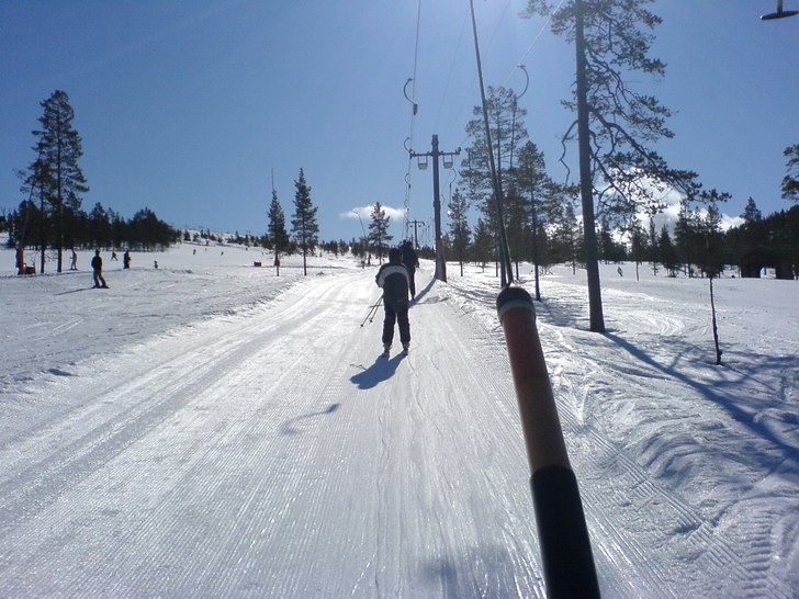 Mot Toppen i Bygelliften Hundfjället 2008. Foto: Niclas Åslund. Åkare: Ludvig Åslund.