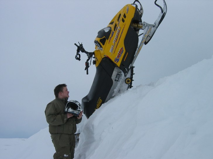 satans vad fin parkering. Foto: niklas (magic) nilsson. Åkare: samuel (Big Sam) Karlström.