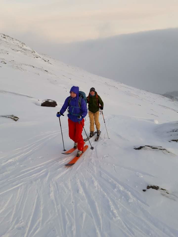 På väg upp till toppen av Prakkåtjåkke..