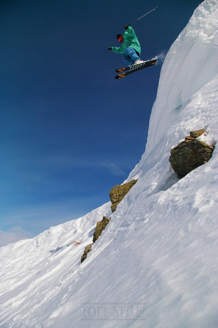 Jesper var borta. I väntan fotade vi en klippa.. Foto: Tom Stål. Åkare: Gustav Frändfors.