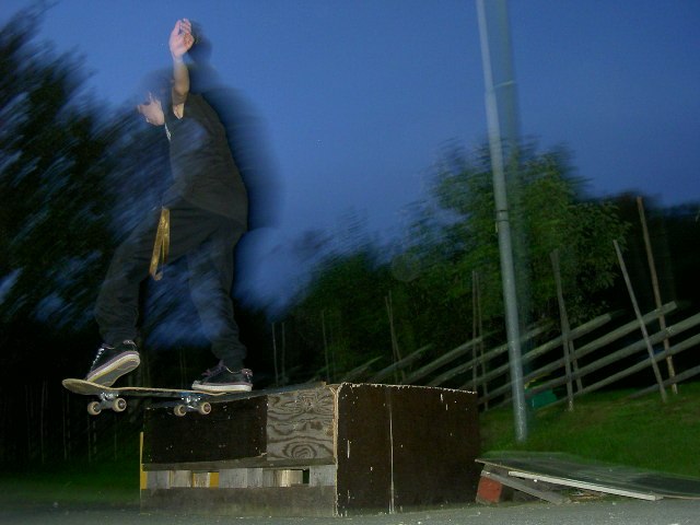 noseslide. Foto: oscar uvemo. Åkare: tobias sundqvist.