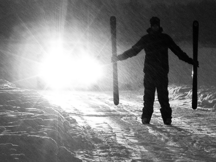 Åkte lite issurfing efter bil på isen!. Foto: Alexander Brännkärr. Åkare: Björn Yrjans.