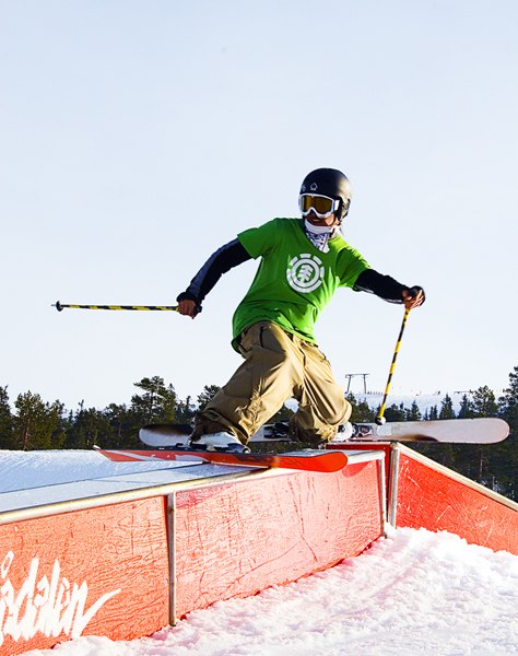 Sante kör lite flatdown boxxx i solen, hmm vad ka. Foto: Simon Pontér. Åkare: Sante.