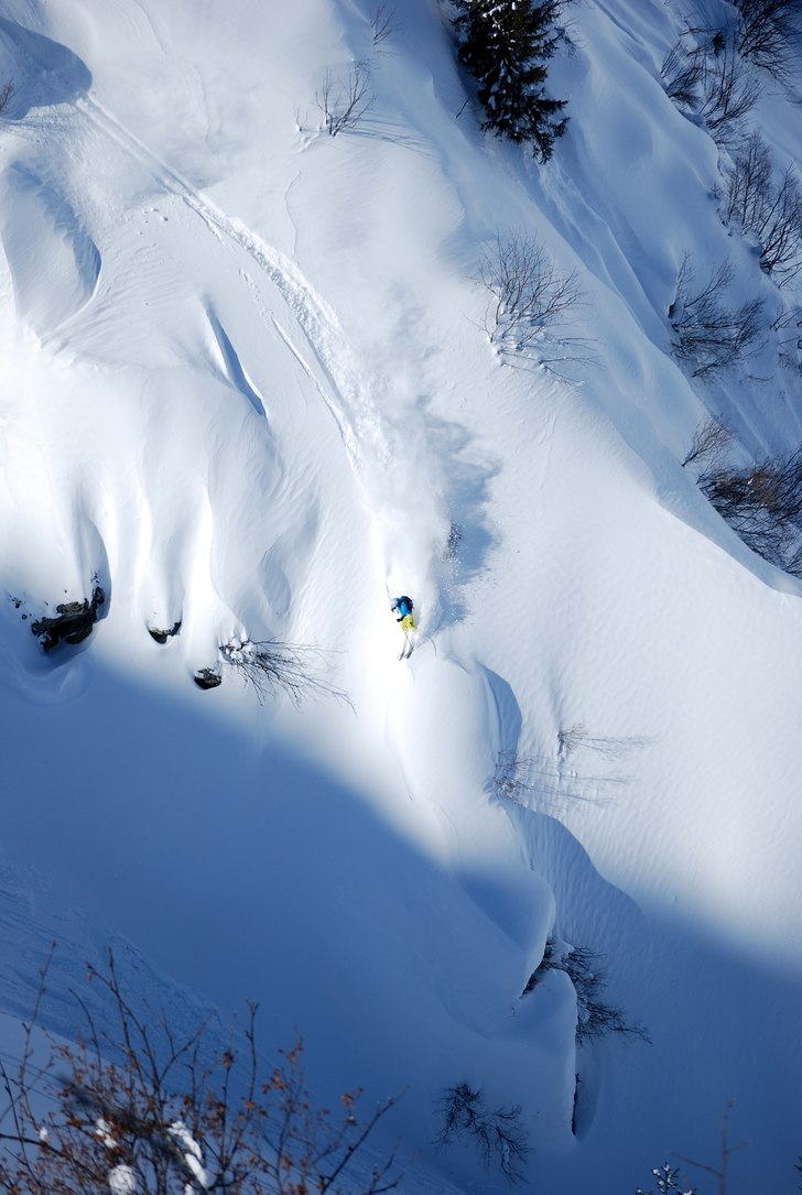 bland ravinerna skiers left om Albona I.... Foto: Mattias Carlson. Åkare: Leo Alsved.