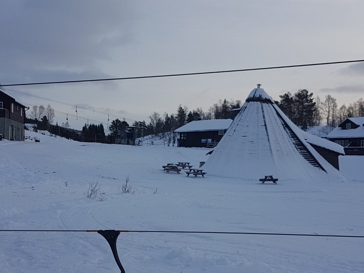 Velkommen ut!
Åpent fra kl 10-16.
Reduserte pris.