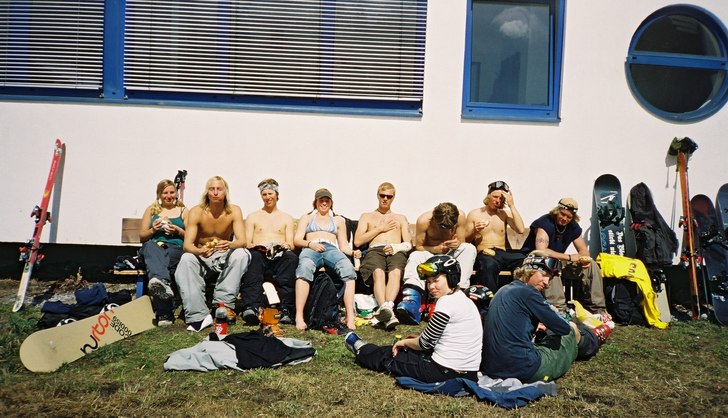 Gänget sitter och "gimpar" Gampen!. Foto: Therese. Åkare: Massor.