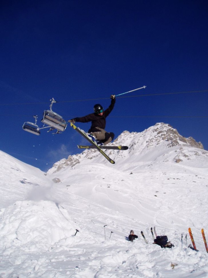Byggde ett skönt hopp under ülmerhütte en härl. Foto: Anders Larsson. Åkare: Christopher Puterman.