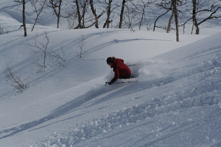 Övade på Frode-svängen en härlig dag i parken.. Foto: Christian Thörn. Åkare: Magdalena Lindblom.