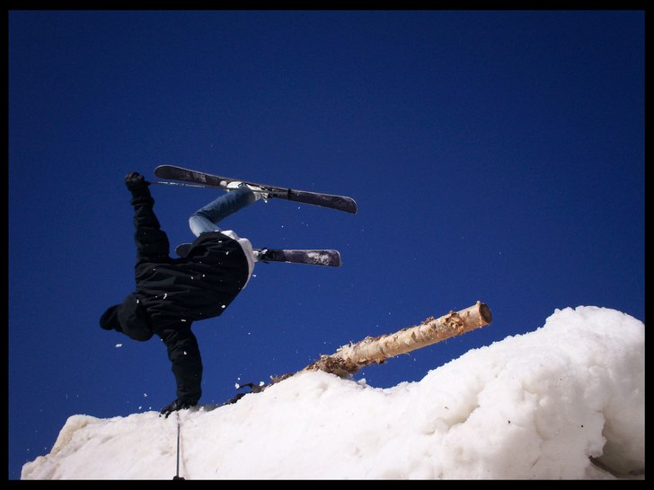 Handplant. Foto: Jimmy fäldt. Åkare: daniel jönsson.