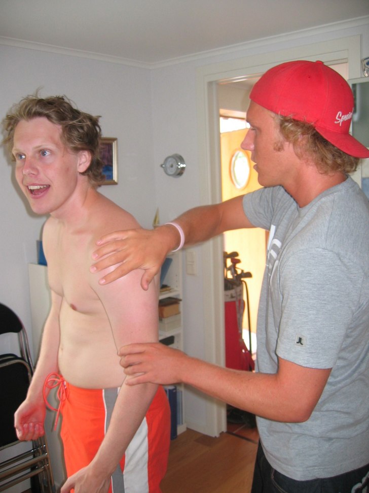 jag må så inte vara Stig-Helmer men smörja in k. Foto: Walle. Åkare: Björn och Samuel.