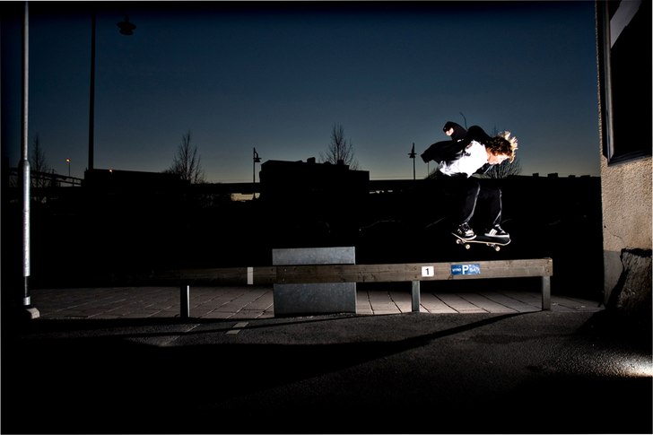 backside ollie. Foto: Filip Erlind. Åkare: Isac bergwall.