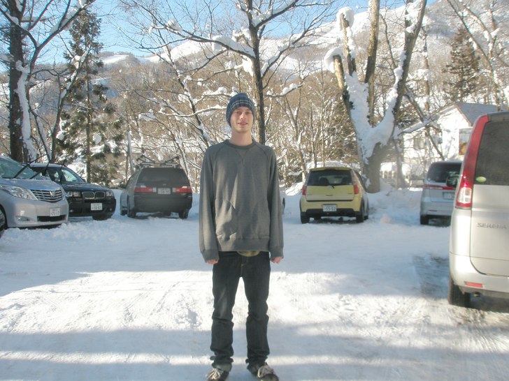 My first morning in jaan and it was a bluebird!. Foto: a nice Japanese man eager to snap!. Åkare: Will Sadler.