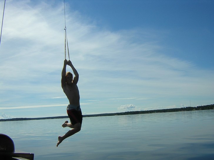 På väg ut från västervik med segelbåten.. Foto: Oskar Waste. Åkare: Joel Waste.