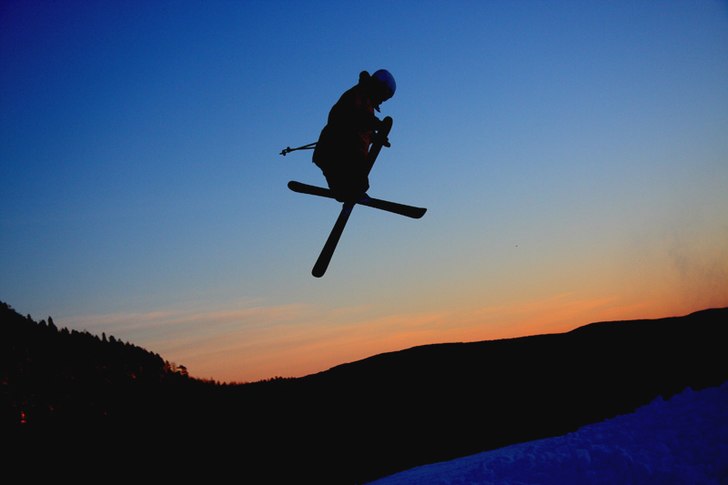 David Torneus i en motljusbild tagen med manuella . Foto: Ronald Lahti. Åkare: David Torneus.