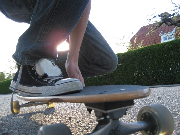 longboard på västerås gator. Foto: marcus wadsten. Åkare: marcus wadsten.