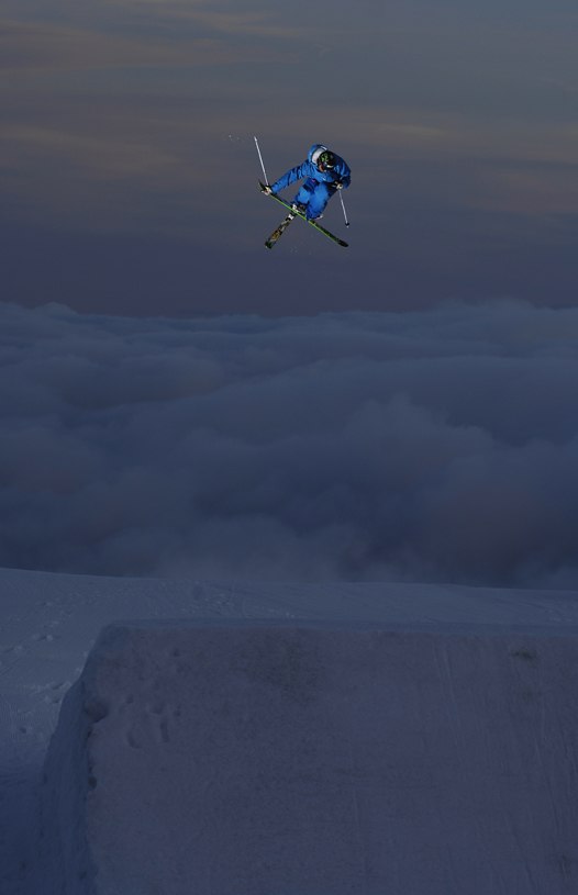 Låga moln i dalen nedanför Mt Hood skapade ett u. Foto: Mattias Fredriksson. Åkare: Colby West.