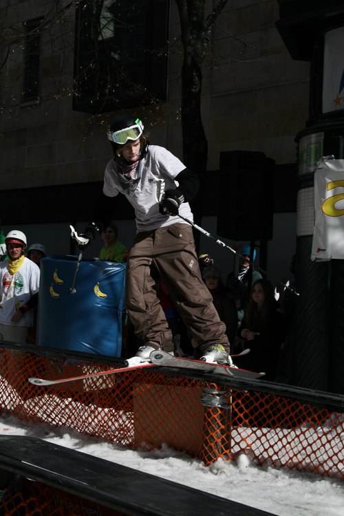 typ preparear för nån 270 av eller spin på rail. Foto: stesse. Åkare: Sebastian Hagman.