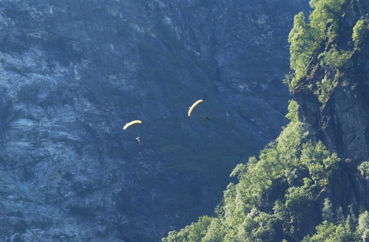 Base hoppare på väg in för landning.. Foto: Patrik Nyrén.