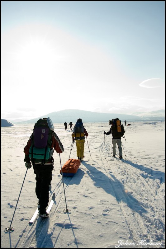 På väg över mot Akkha. Foto: Johan Karlsson.
