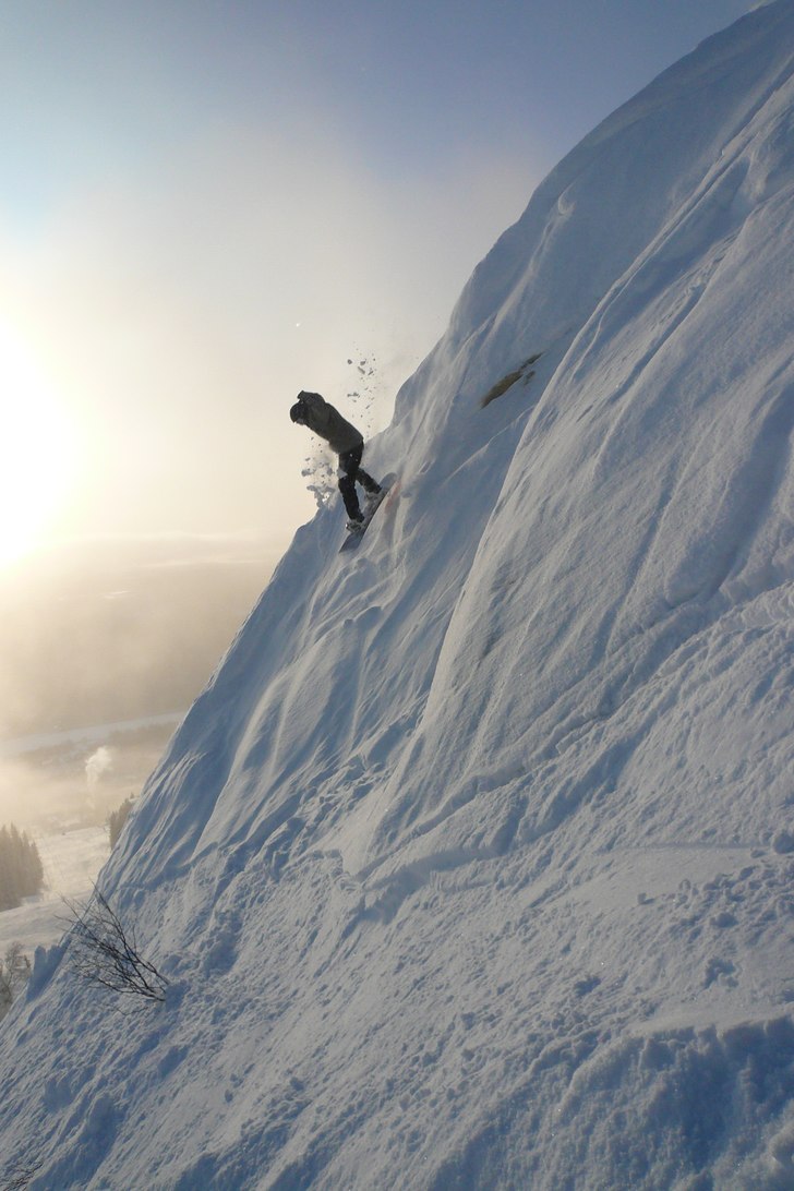 Drop/hopp. Foto: Linus Alenvret. Åkare: Linus Eriksson.