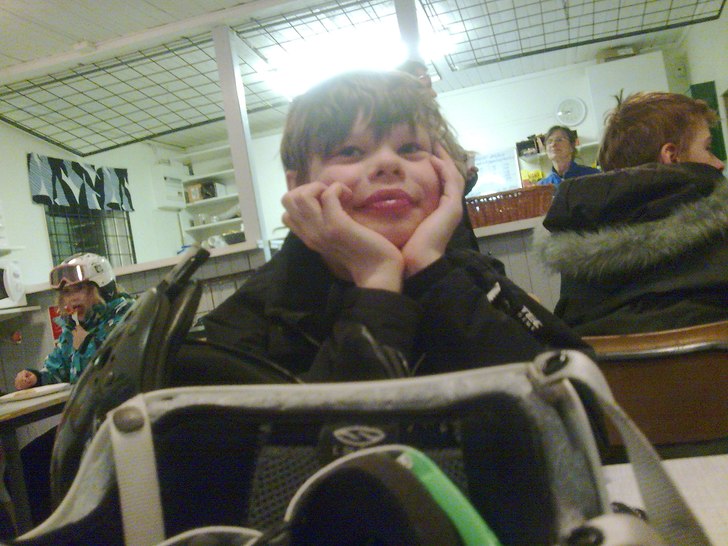 davve ramla & fick åka skoter sen vi chilla i. Foto: Jibbsara. Åkare: Davve.