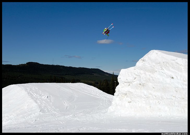 Samma dag, samma hopp, samma fotograf.. Foto: www.mattiasklockar.com. Åkare: Kristoffer Edwall.