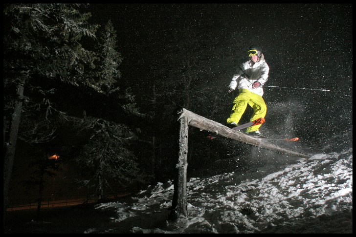 Trä rail. Foto: Jacob Gustafsson (SwedenProPhoto). Åkare: Rasmus Ericson.