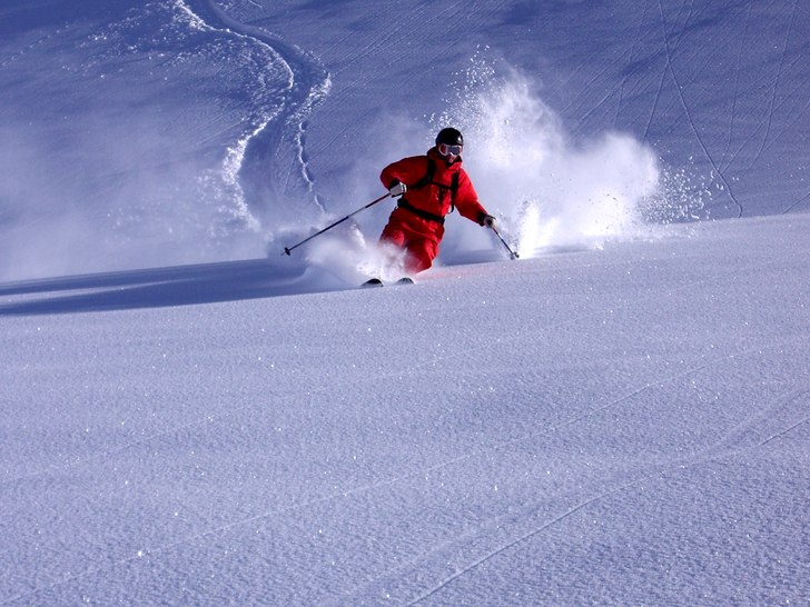 Skön åkning ner mot Langen!. Foto: Robert Hortlund. Åkare: Rikard Fenberg.