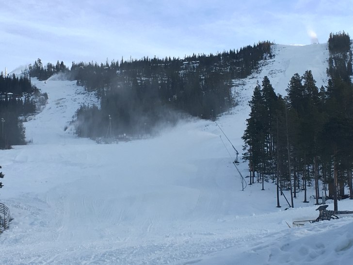 Tirsdag 06.12
Vi produserer snø i 3-4 kuldegrader.