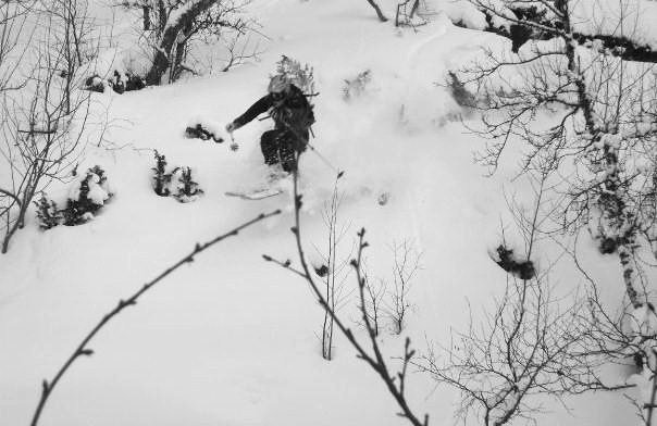 Hittade lite snö. Foto: Magnus Strand-Holmgren. Åkare: Robert Jarlenäs.