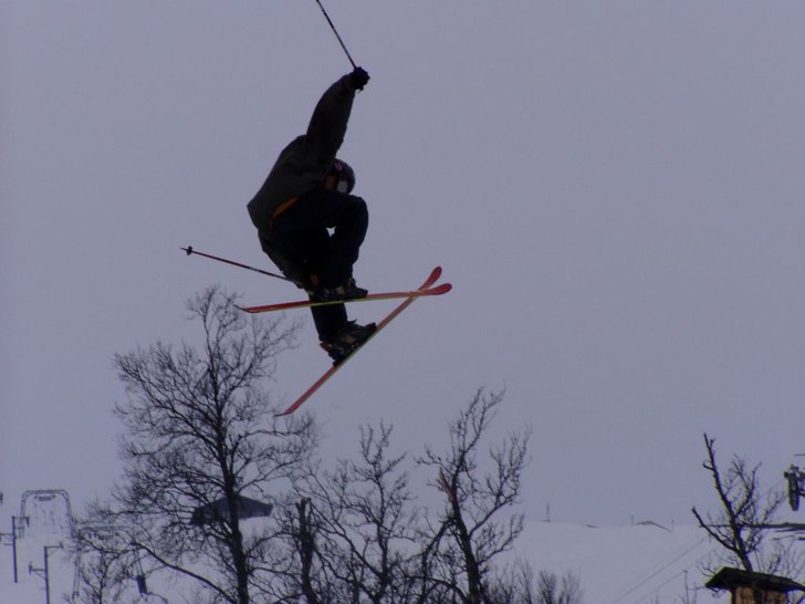 Foto:  Patrik Thörn. Åkare: vet ej.
