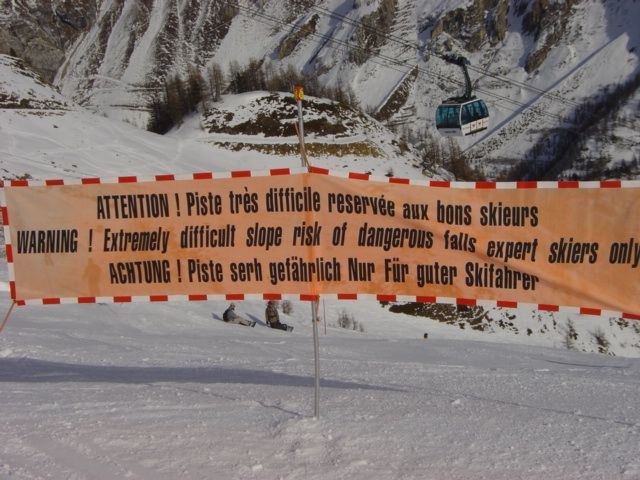 Skylten var lite hemlig, för att komma ner till v. Foto: Daniel Hansson. Åkare: skylt.