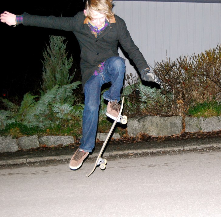 Fakie Ollie. Foto: Axel. Åkare: Samuel Lundh.