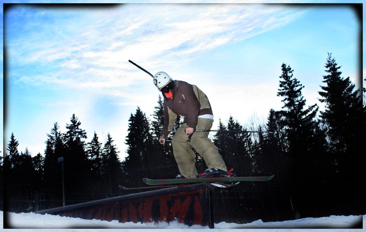 Jag åker på 2rååååååstigajärnrör.. Foto: Anton Östlund. Åkare: Thomas Berg.